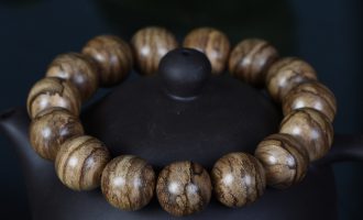 娱乐圈什么人玩或者结缘沉香手串和沉香？王菲谢霆锋都在玩。