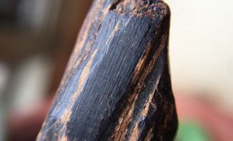 What is the Density of Hainan Agarwood? What Other Characteristics Does Hainan Agarwood Have?