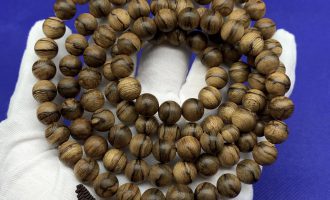 Dalagan Ripe Knot Old Material Agarwood Mala Beads